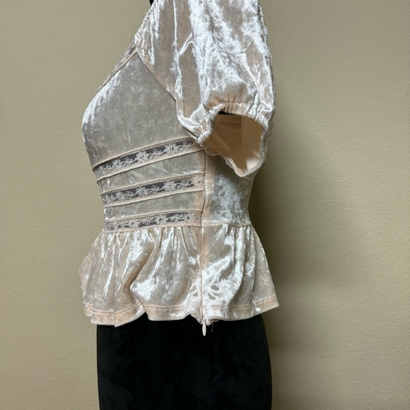 Forever 21 top women small crushed velvet lace cutout puff sleeve cream - Picture 3 of 8